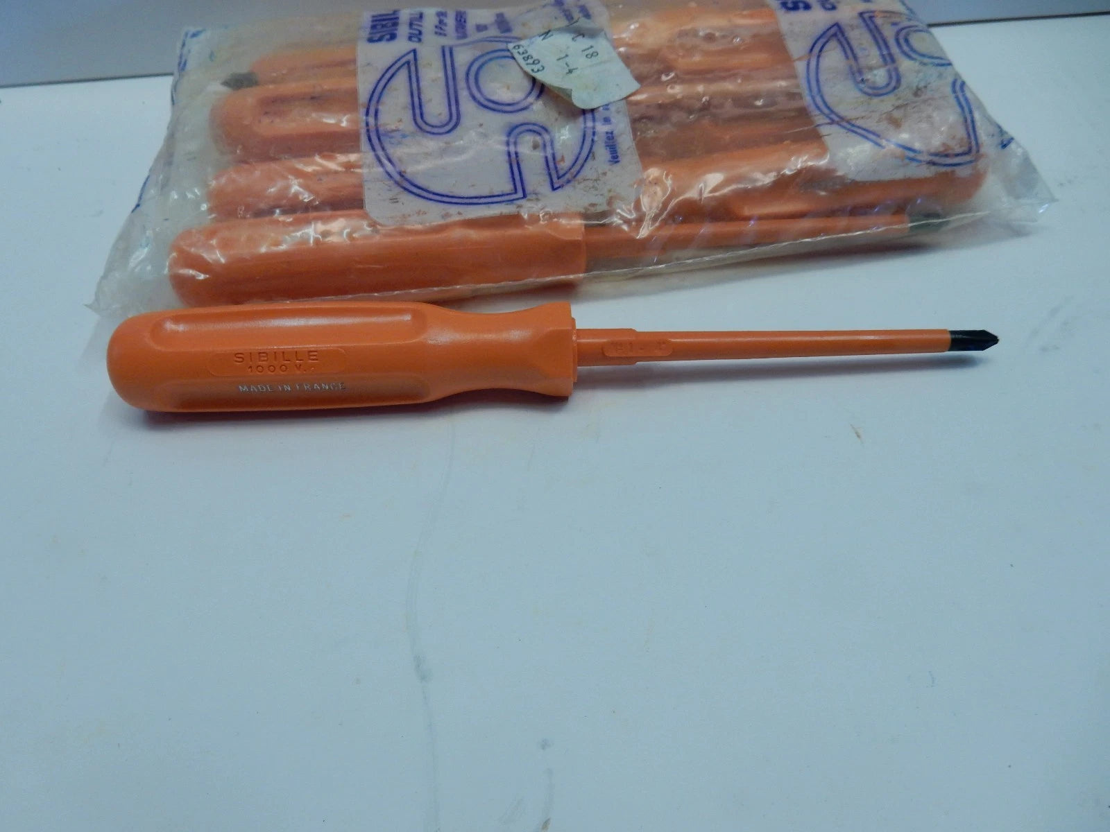 SIBILLE INSULATED SCREWDRIVERS No. 1 x 4" SIZE PHILLIPS HEAD 8 PER LOT NEW