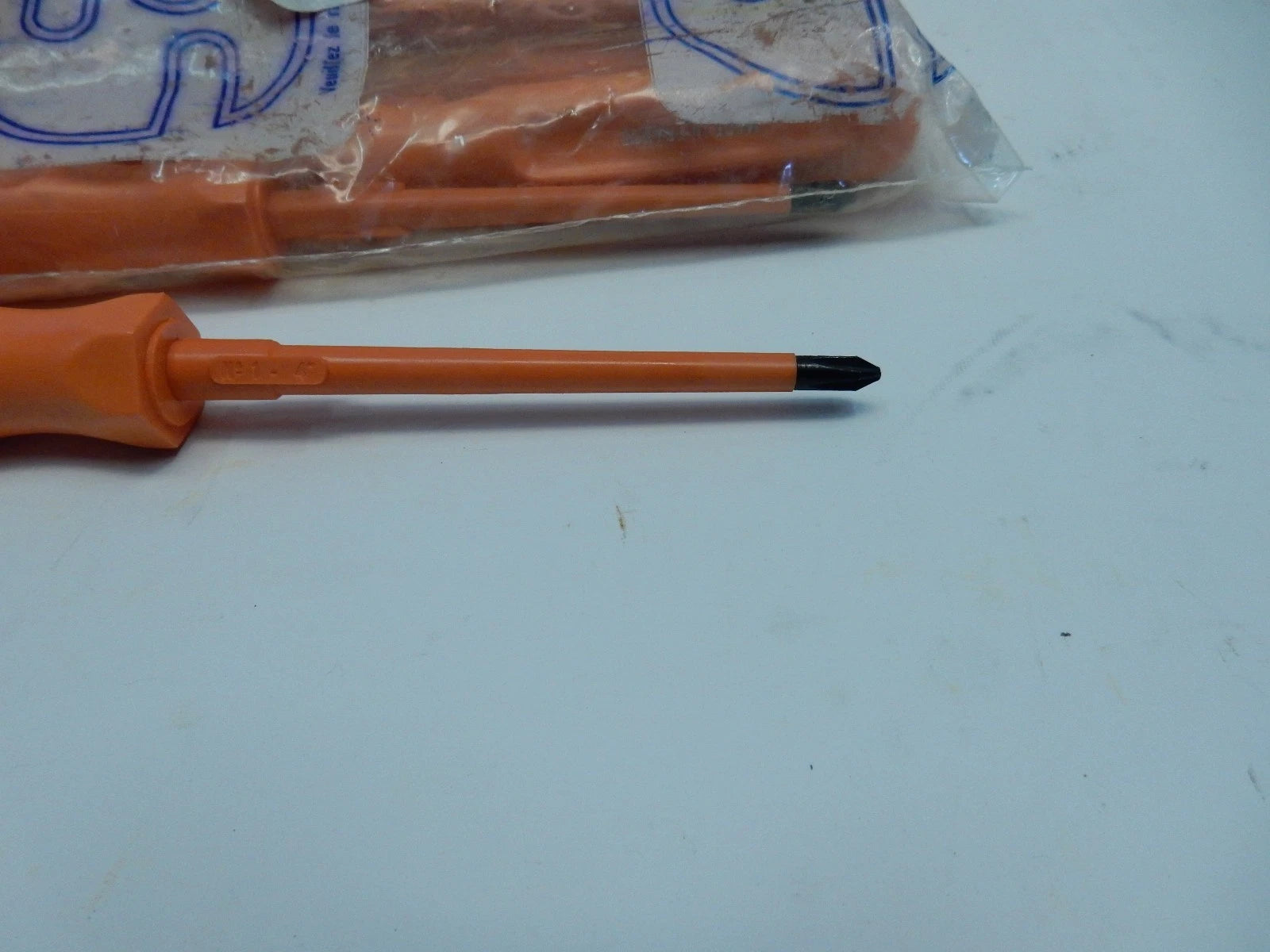 SIBILLE INSULATED SCREWDRIVERS No. 1 x 4" SIZE PHILLIPS HEAD 8 PER LOT NEW